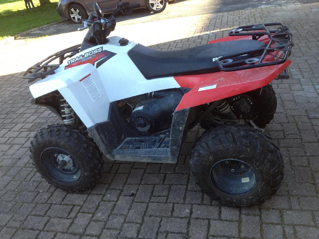 POLARIS Trail Boss 330  2012 photo 2