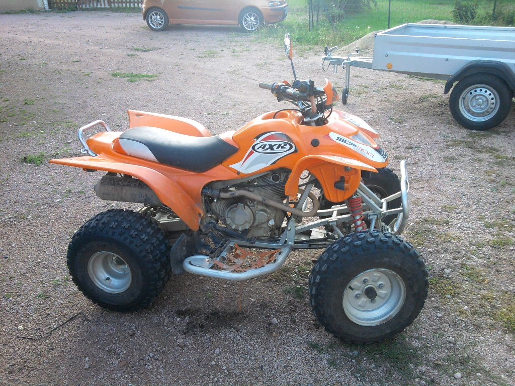 AXR 300 SP  2004 photo 3
