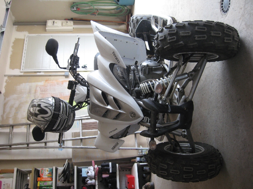 YAMAHA YFM 350 R Raptor  2006 photo 2