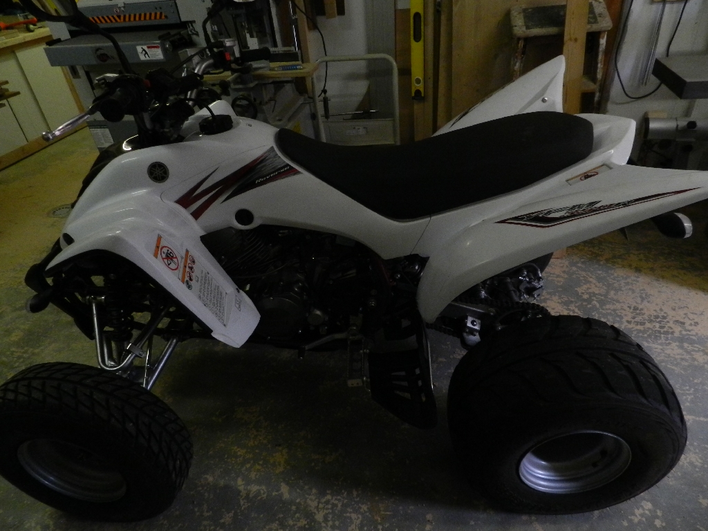 YAMAHA YFM 350 R Raptor  2009 photo 2