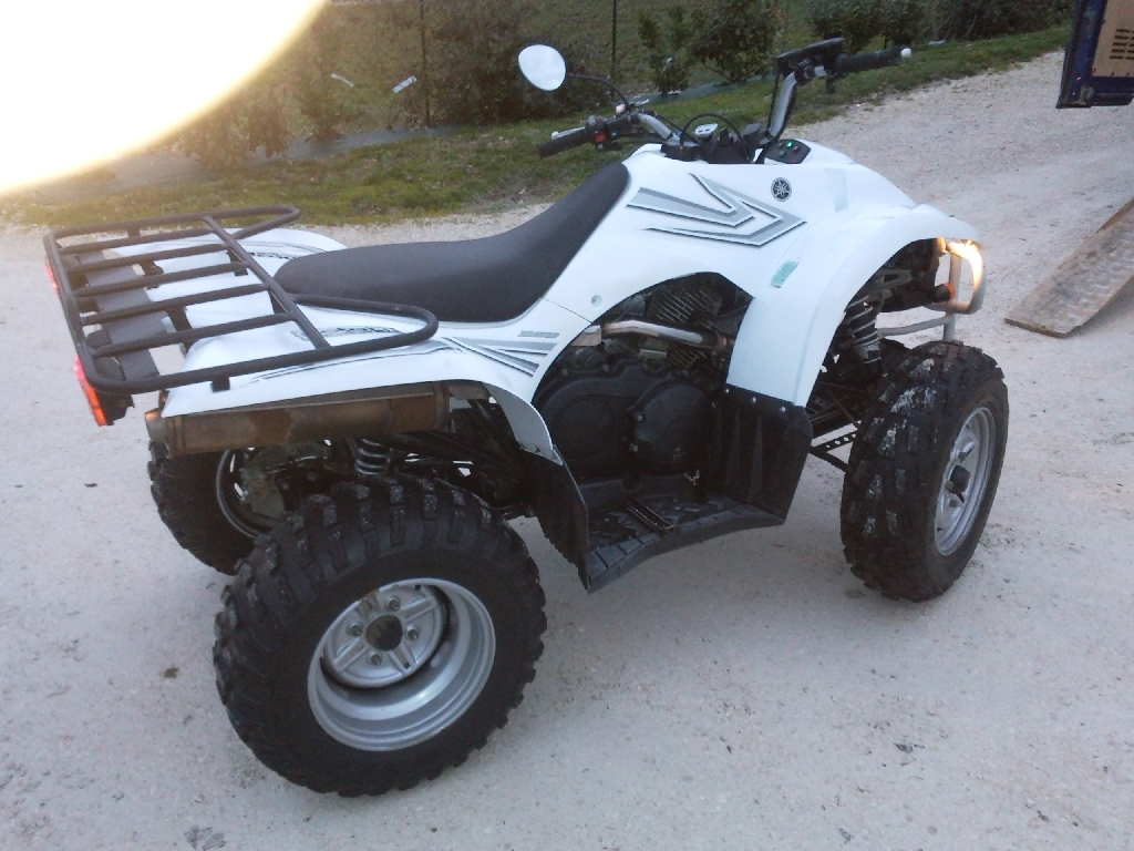 YAMAHA Wolverine 350  2006 photo 2