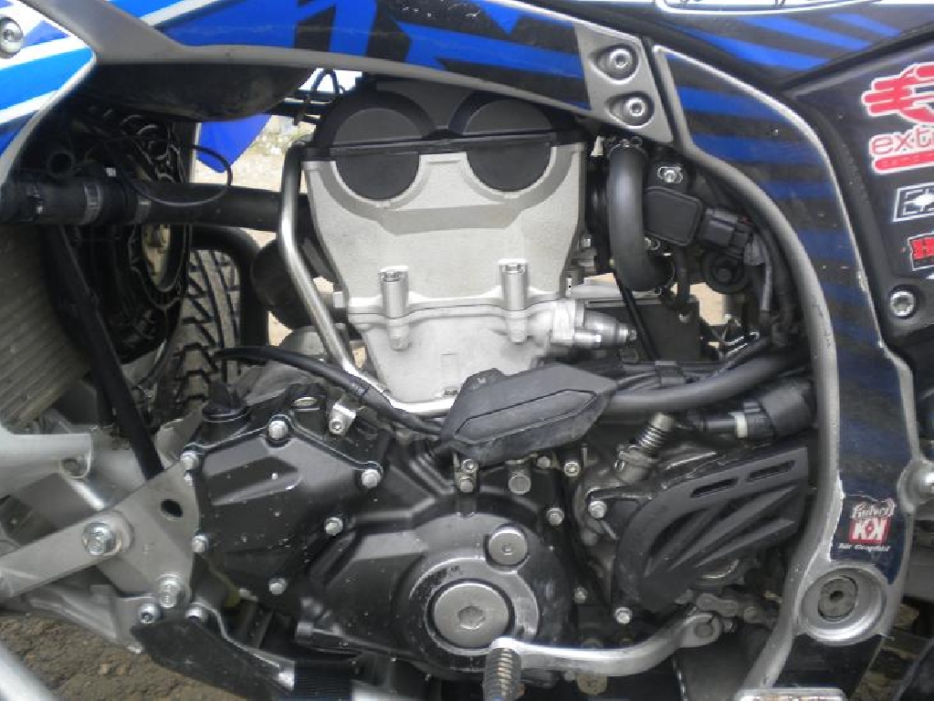 YAMAHA YFZ 450 R injection 2010 photo 2