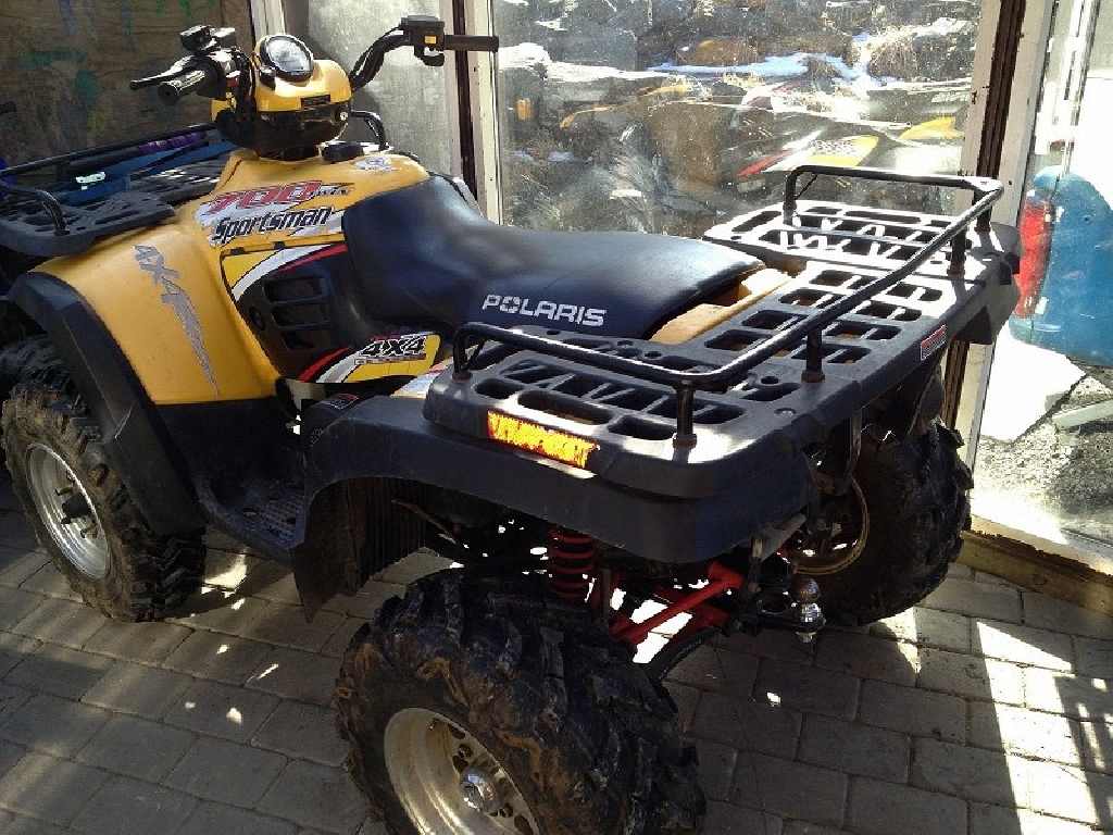 POLARIS Sportsman 700  2004 photo 2